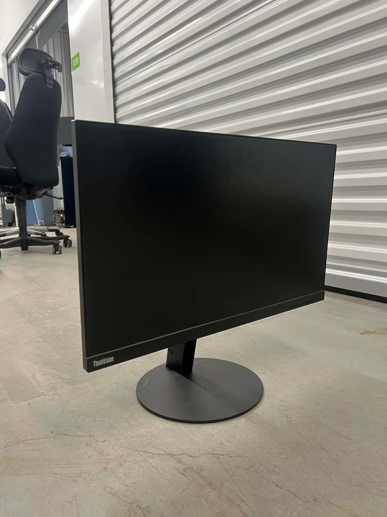 Lenovo ThinkVision 24” Full HD-skärm – stilren och pålitlig thumbnail 2