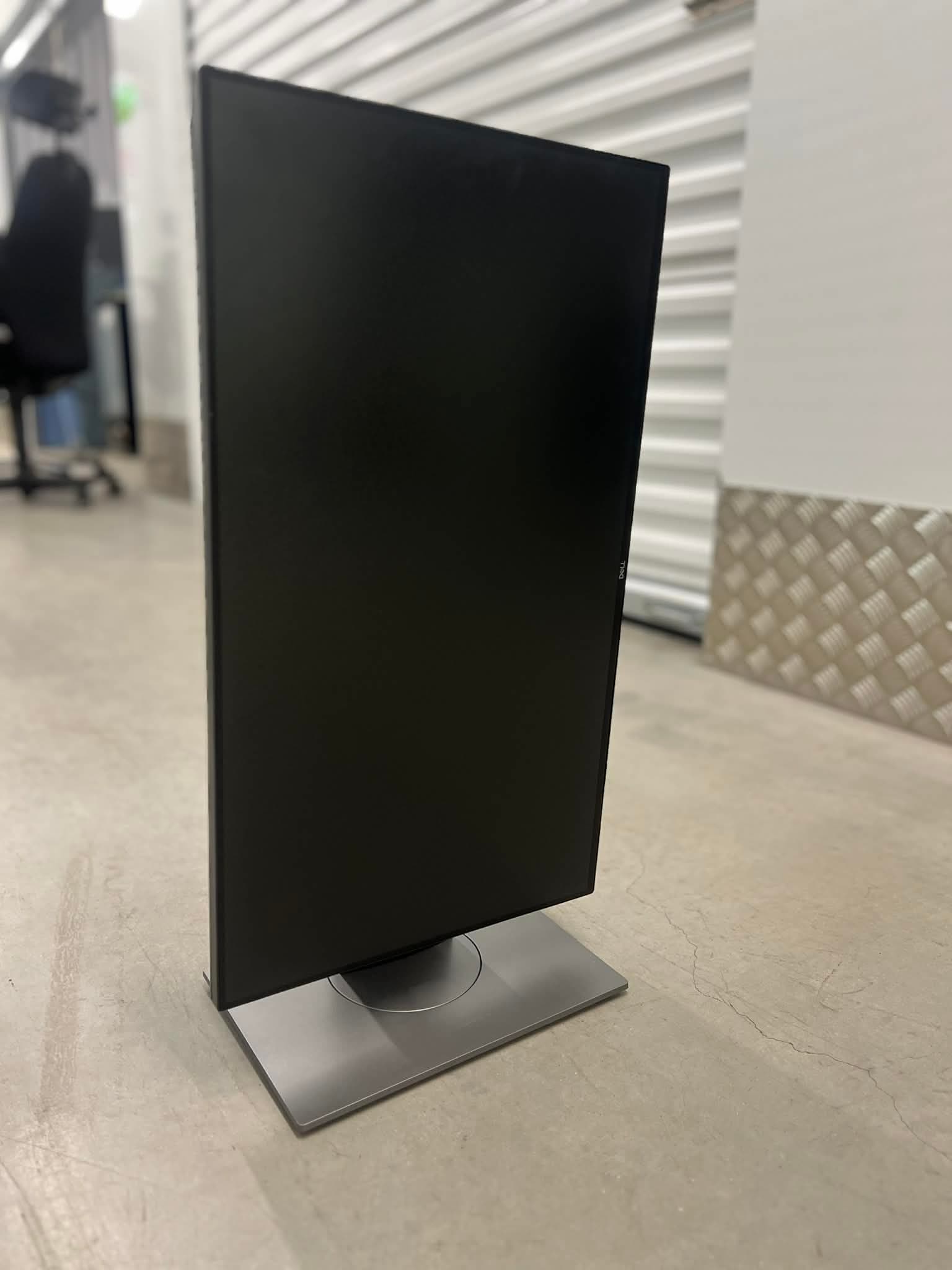 Dell QHD-skärm – skarp bild och premium känsla thumbnail 3